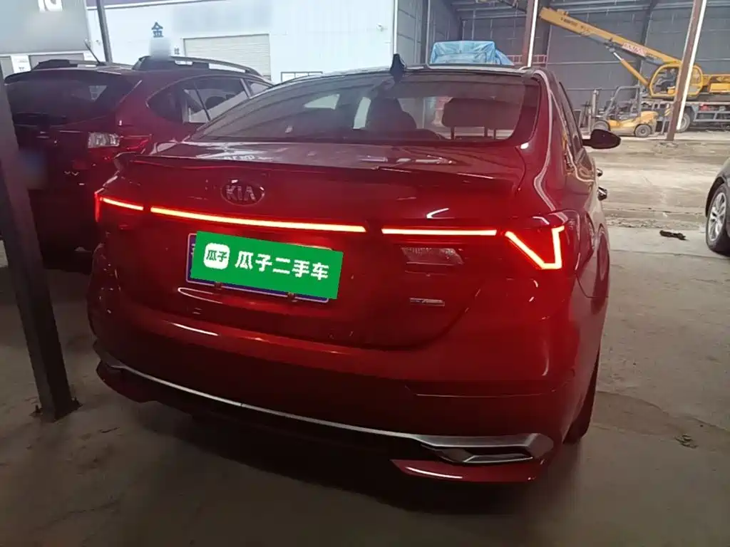 Kia K3 1.5 L CVT Smart Enjoyment Connected