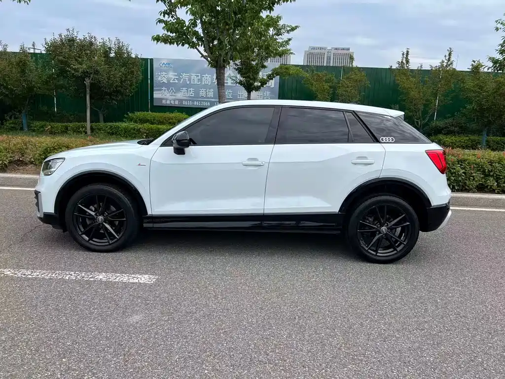 Audi Q2 L 35 TFSI Launch Exclusive CN-VI