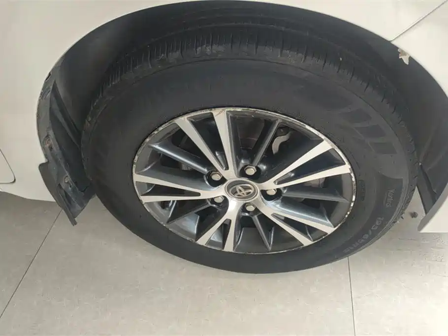 Levin Facelift 185 T CVT Leading CN-V