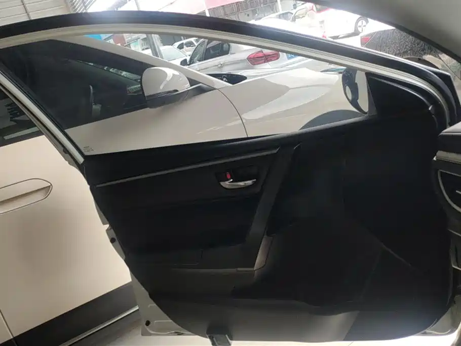 Levin Facelift 185 T CVT Leading CN-V
