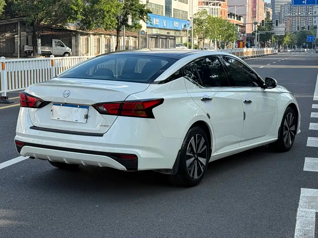 Teana 2.0 L XL Comfort