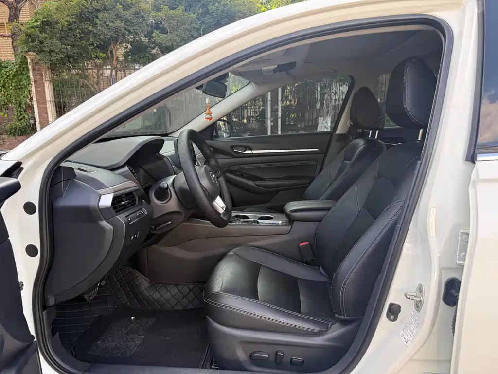 Teana 2.0 L XL Comfort