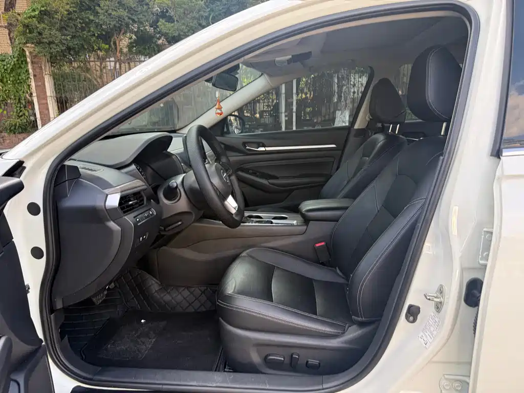 Teana 2.0 L XL Comfort