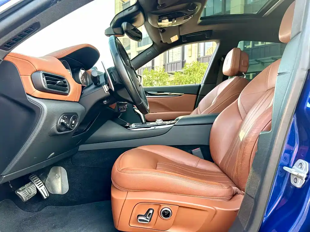 Levante 3.0 T Standard