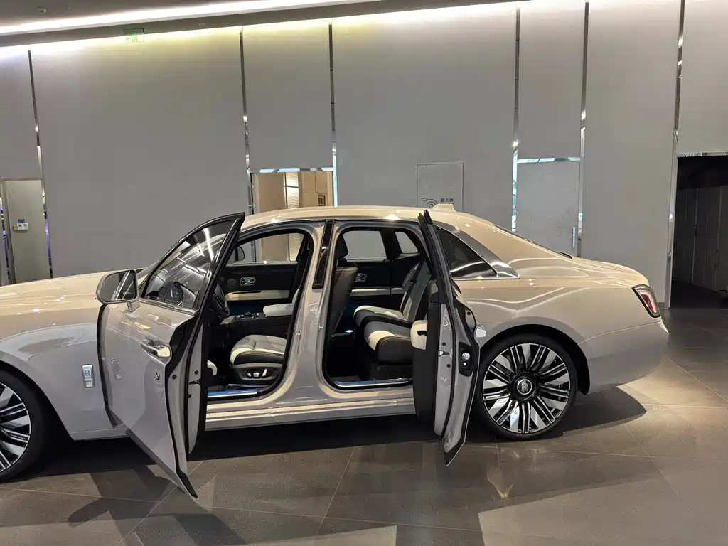 Ghost 6.7 T Standard Wheelbase