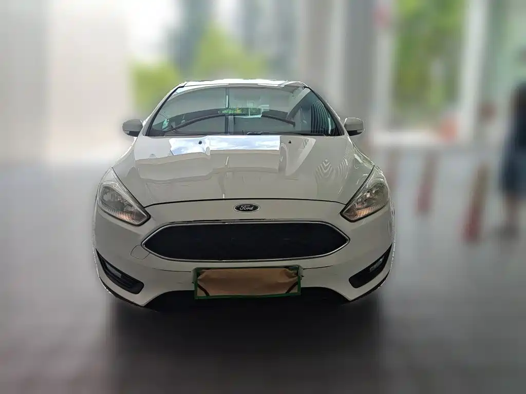 Focus Hatchback 1.6 L Auto Comfort Smart Travel