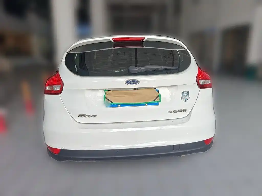 Focus Hatchback 1.6 L Auto Comfort Smart Travel