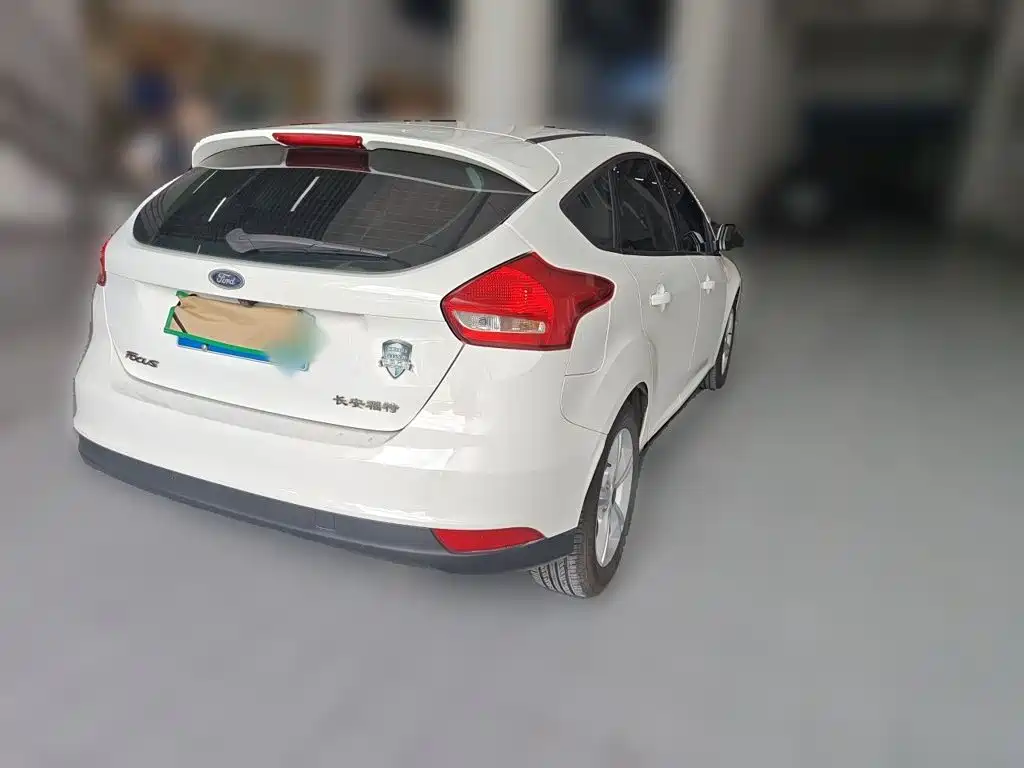 Focus Hatchback 1.6 L Auto Comfort Smart Travel