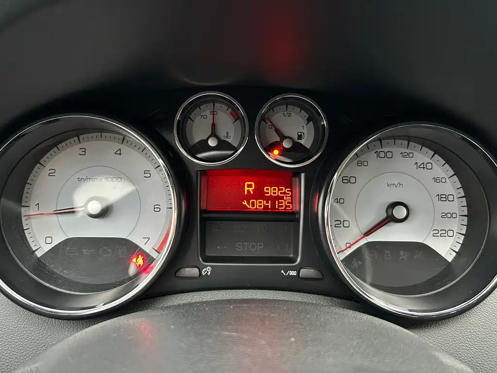 Peugeot 408 2.0 L Auto Comfort