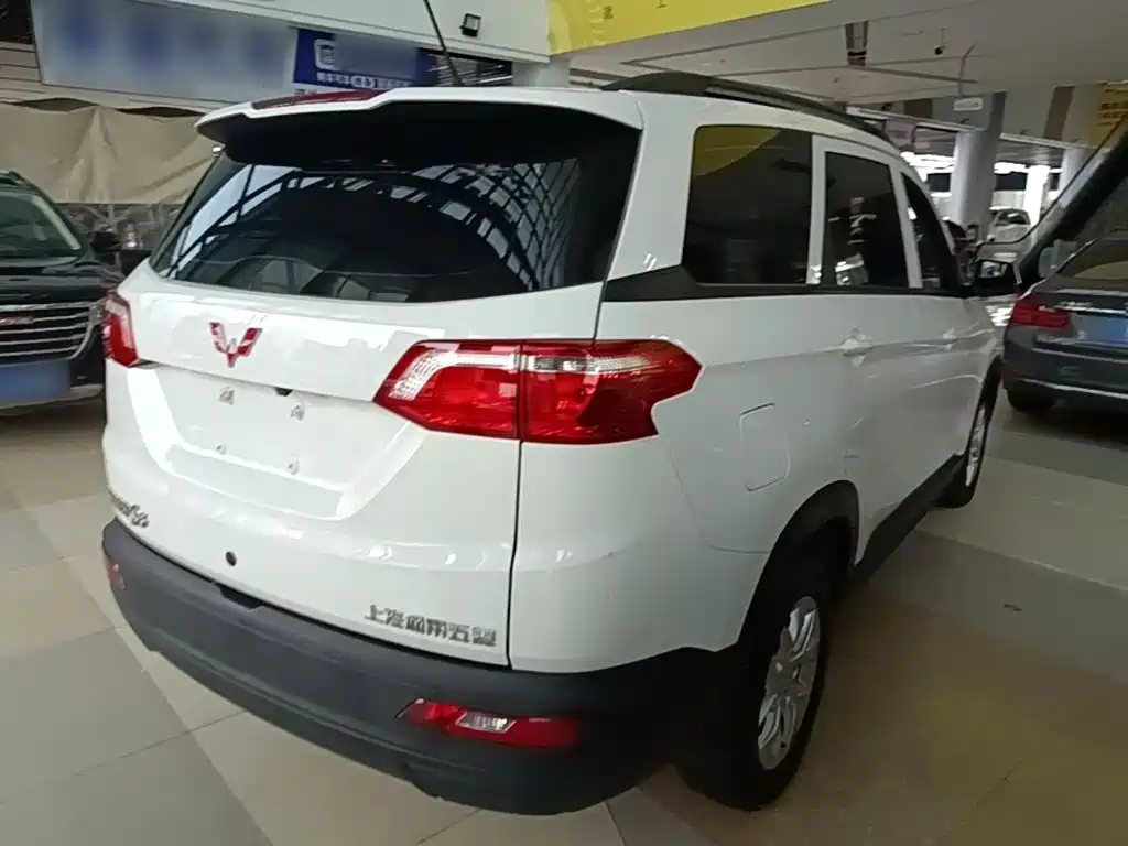 Wuling Hongguang S3 1.5 L Manual Standard CN-VI
