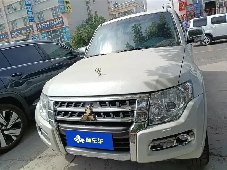 Mitsubishi Pajero (Import) 3.8 L Auto