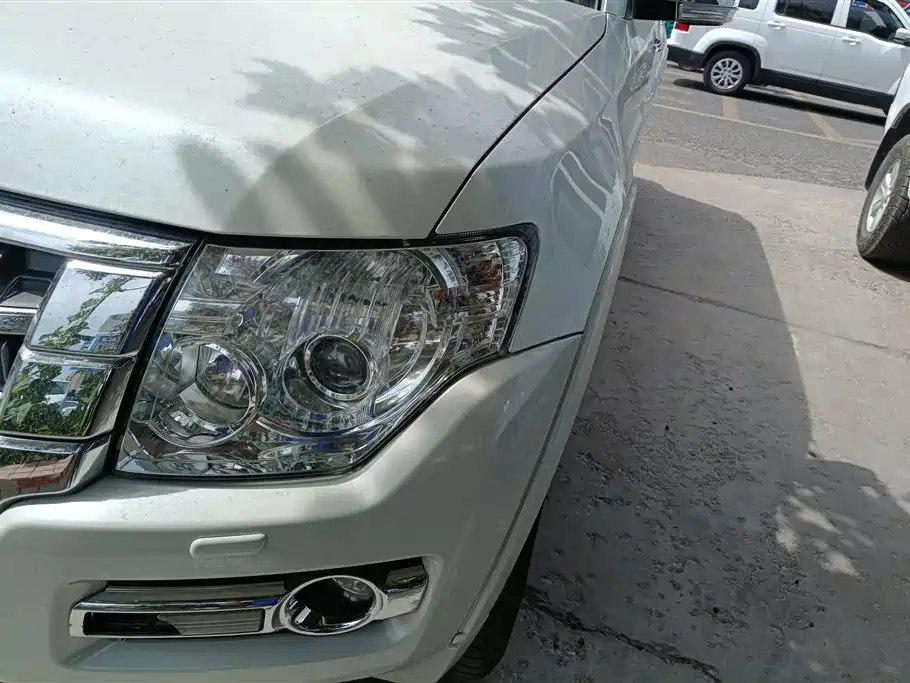 Pajero (Import) 3.8 L Auto