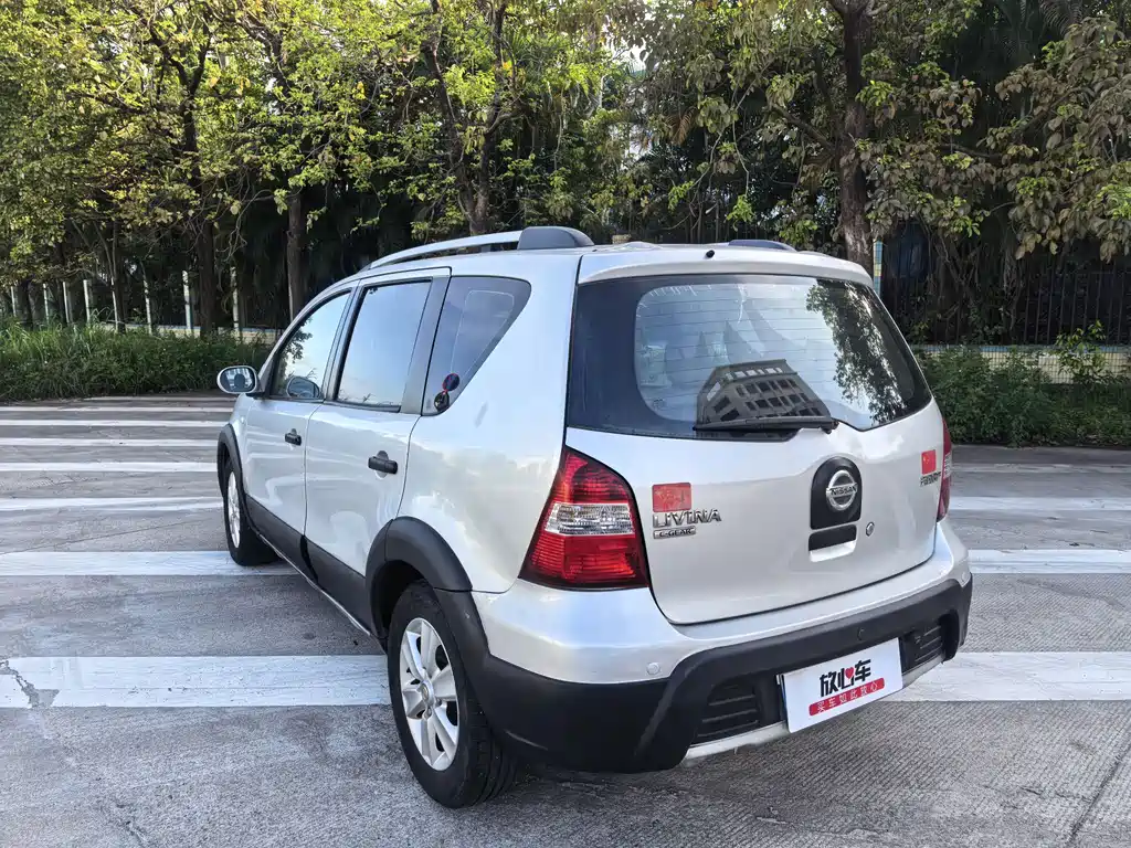 Livina 骊威 2010款 劲锐版 1.6 L 自动标准型