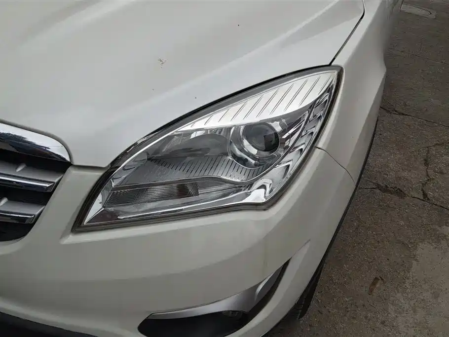 Changan CS35 1.6 L Auto Luxury CN-V
