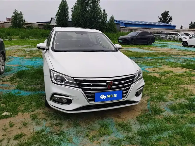 Roewe i5 1.5 L Manual 4 G Connected Leading Luxury