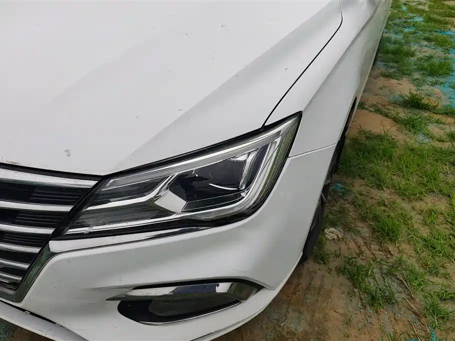 Roewe i5 1.5 L Manual 4 G Connected Leading Luxury