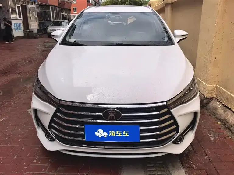 BYD Song MAX 1.5 T Auto Connected Wise Comfort Sunroof 7-seat CN-VI