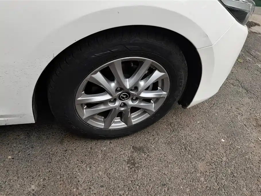 Mazda 3 Axela Sedan 1.5 L Auto Comfort CN-VI