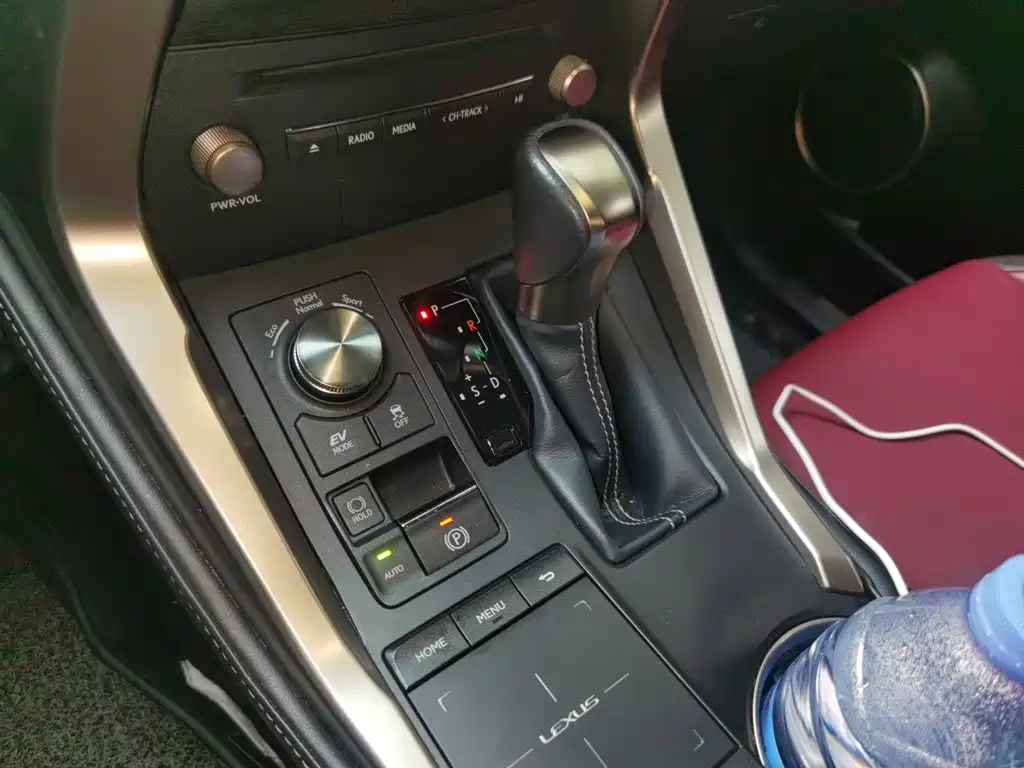 Lexus NX 300 h FWD Sharp Style