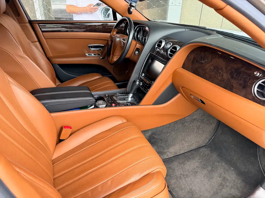 Flying Spur 4.0 T V8 Distinguished