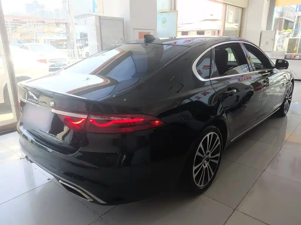 Jaguar XFL XFL 2.0 T P250 2 WD Premium Luxury
