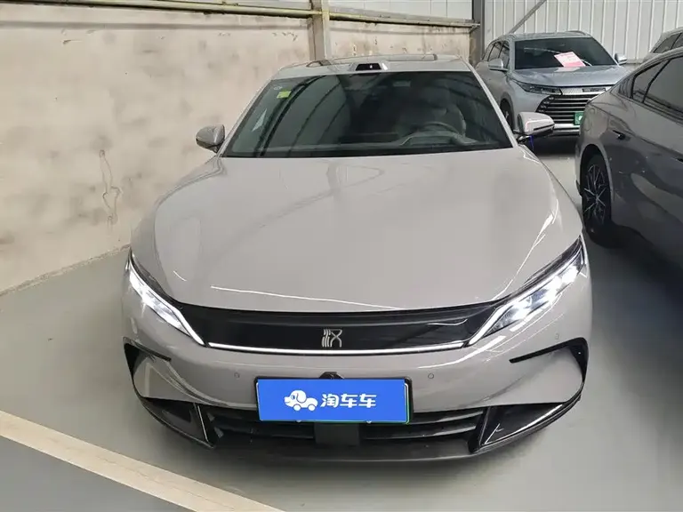 BYD Han DM-i Smart Drive 125 KM Honored