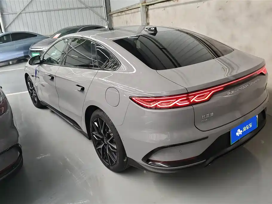 Han DM-i Smart Drive 125 KM Honored