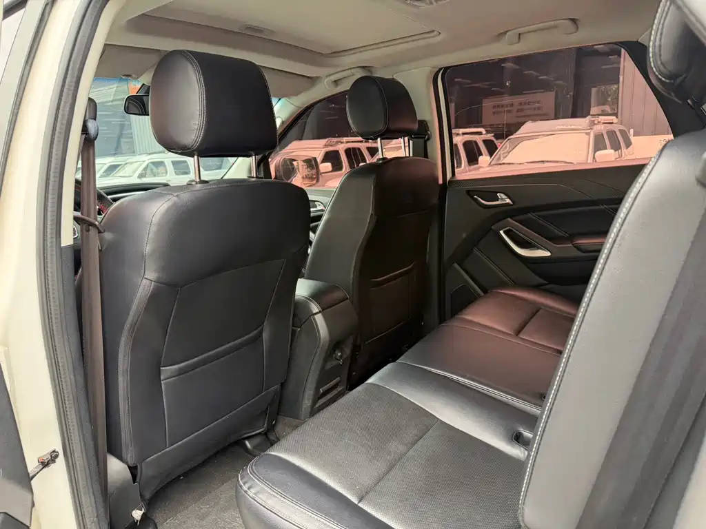 Yusheng S350 2.0 T Auto 4 WD Gasoline Luxury 5-seat