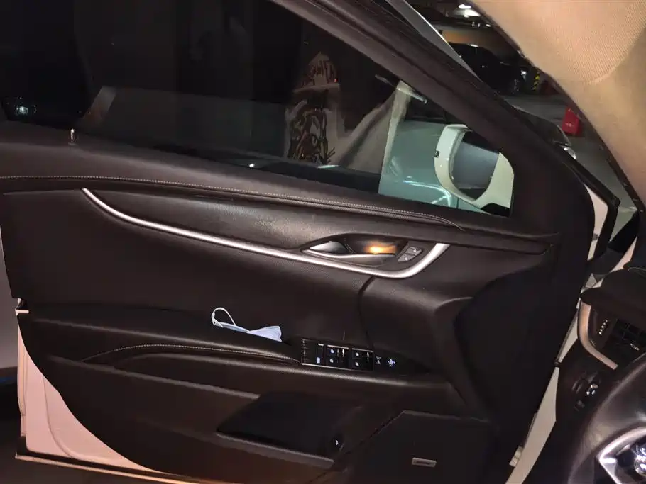 Cadillac XTS 28 T Tech