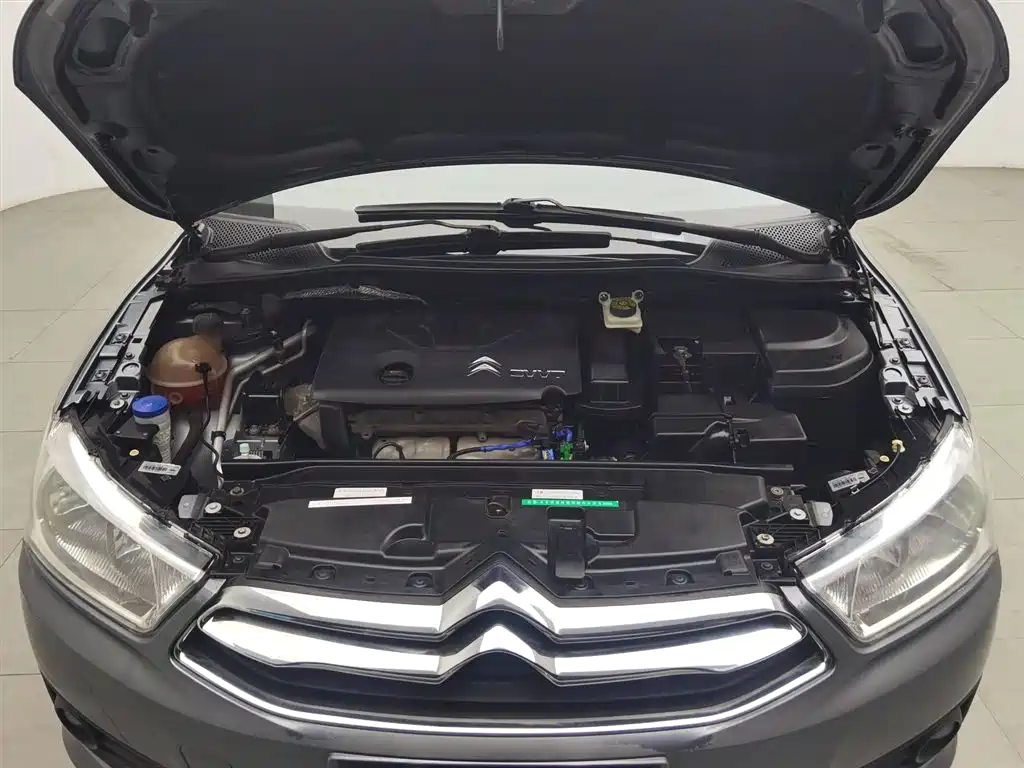 C-Quatre Sedan 1.6 L Auto Fashionable