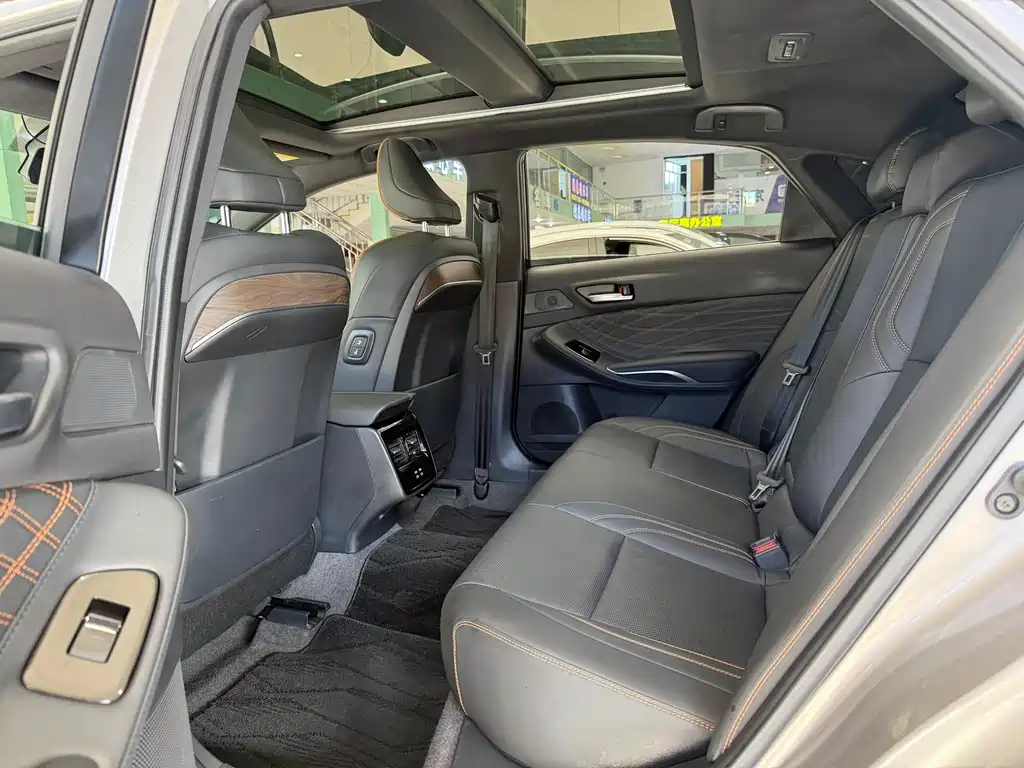 Avalon 2.0 L Select