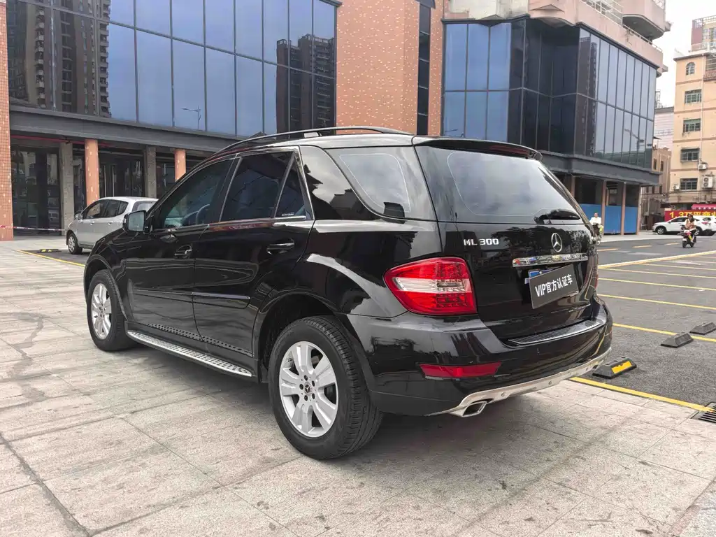 Mercedes-Benz M-Class ML 300 4 MATIC