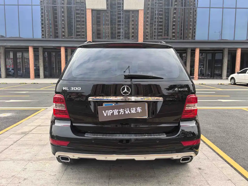 Mercedes-Benz M-Class ML 300 4 MATIC