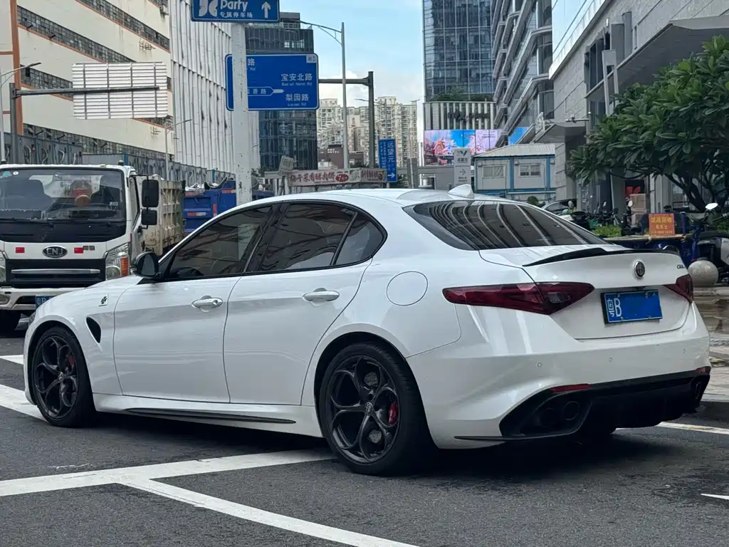 Giulia Giulia朱丽叶 2017款 2.9 T 510 HP 四叶草版