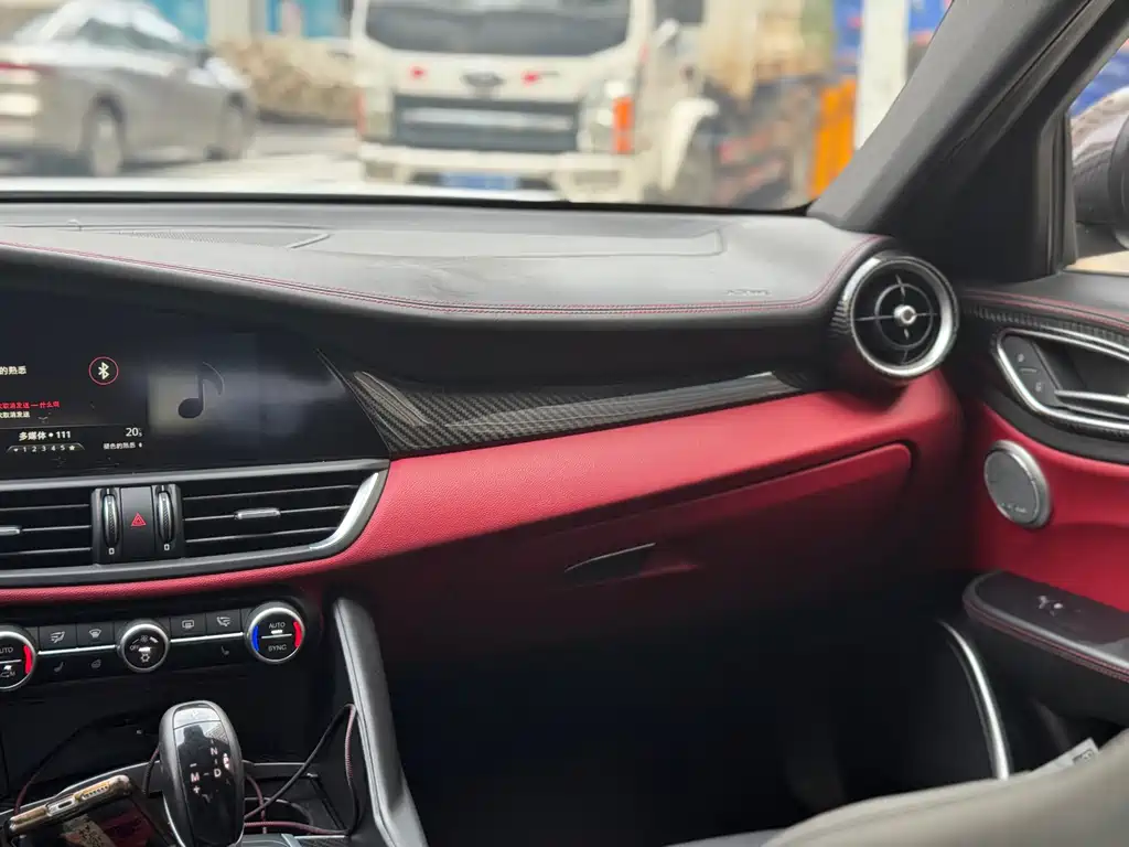 Giulia Giulia朱丽叶 2017款 2.9 T 510 HP 四叶草版