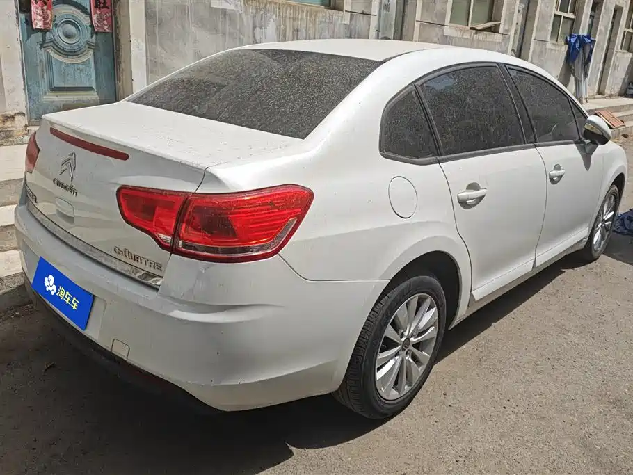 C-Quatre Classic Sedan 1.6 L Manual Fashionable