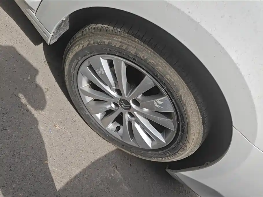 C-Quatre Classic Sedan 1.6 L Manual Fashionable
