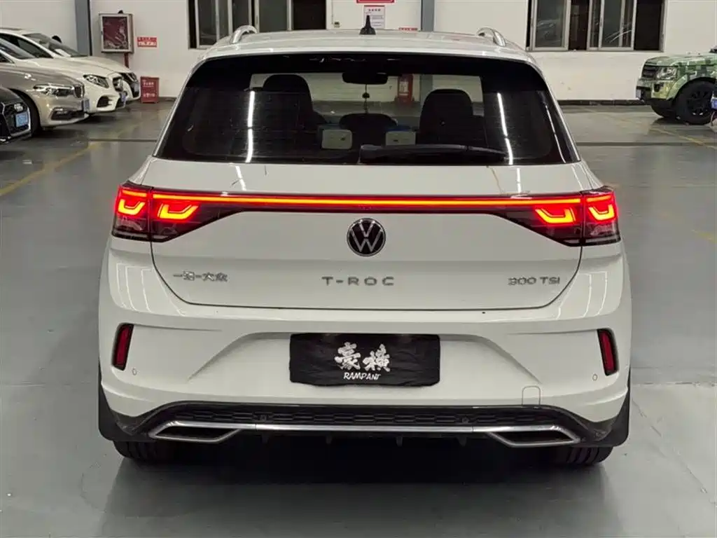 T-ROC 300 TSI DSG 2 WD Starlight
