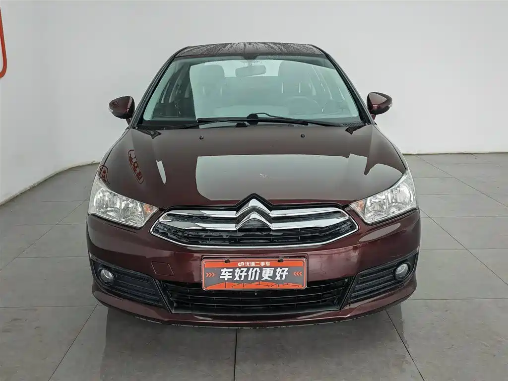 C-Quatre Sedan 1.6 L Manual Fashionable