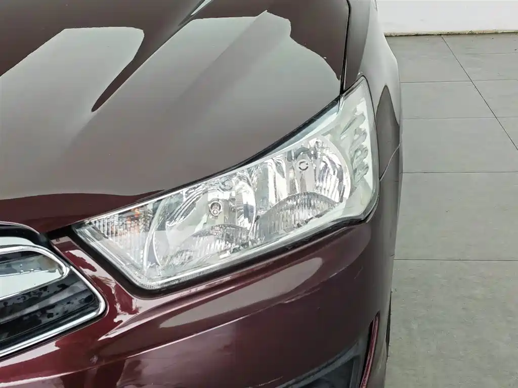 C-Quatre Sedan 1.6 L Manual Fashionable