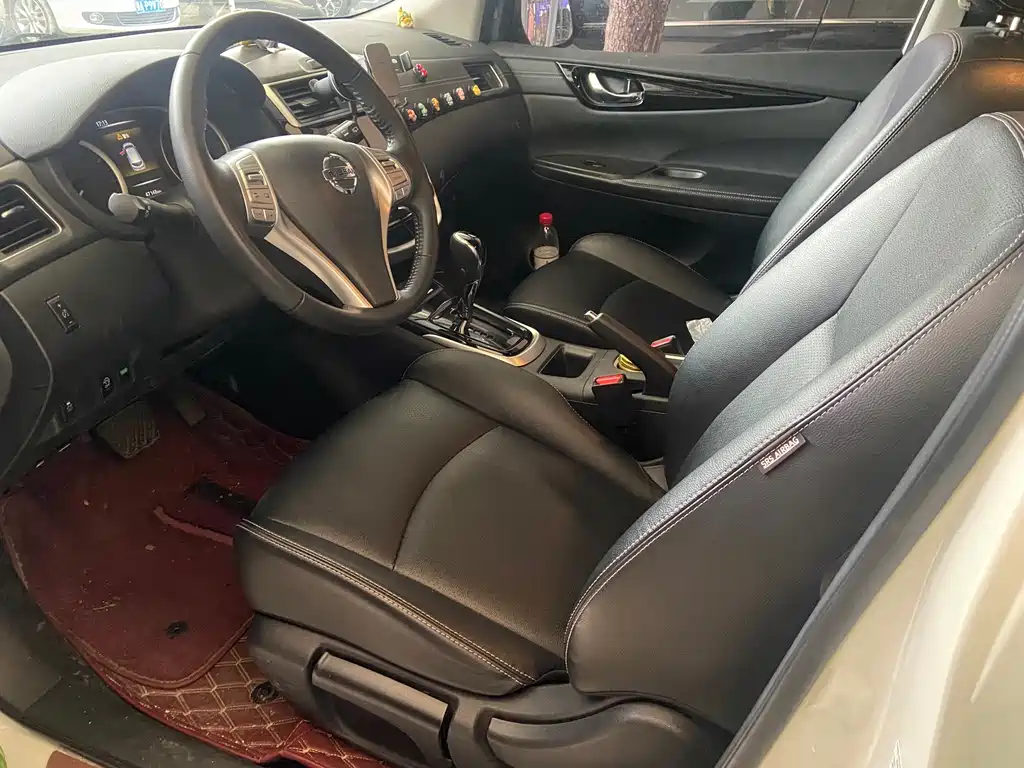 Tiida 1.6 L CVT Smart Travel