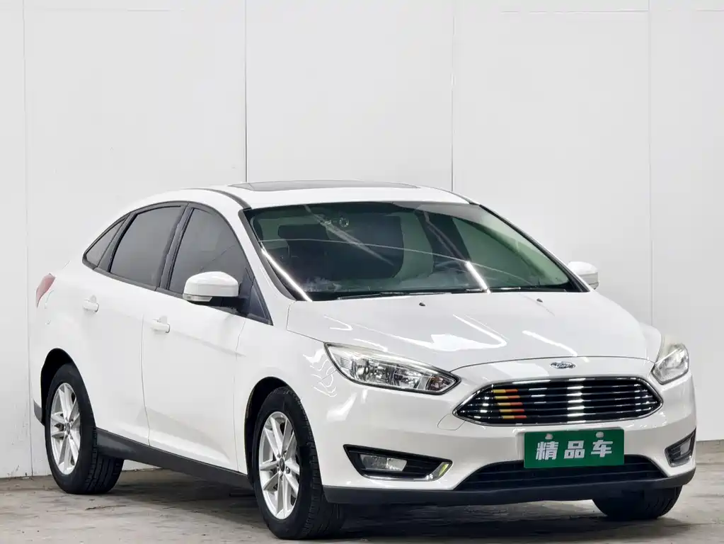 Focus Sedan EcoBoost 125 Auto Super Style