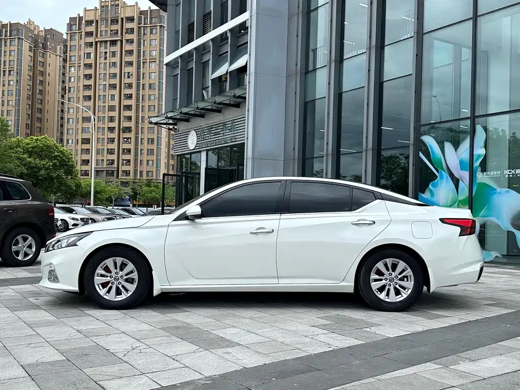 Teana 2.0 L XL Comfort
