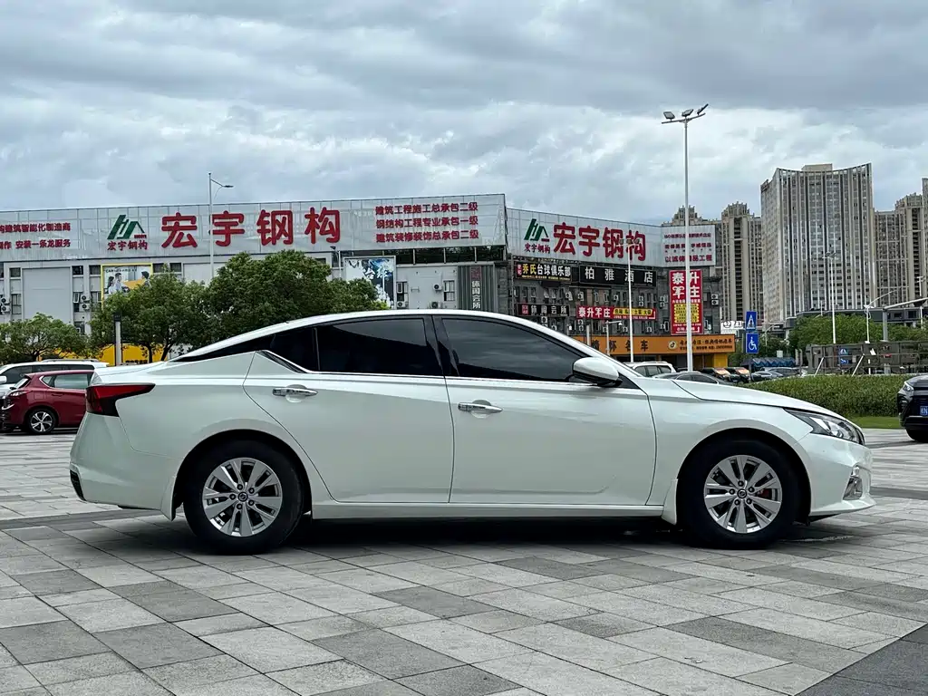 Teana 2.0 L XL Comfort