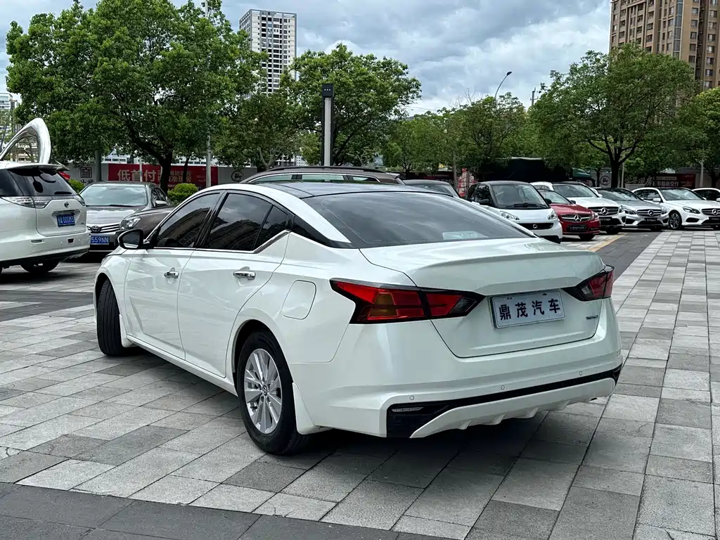 Teana 2.0 L XL Comfort