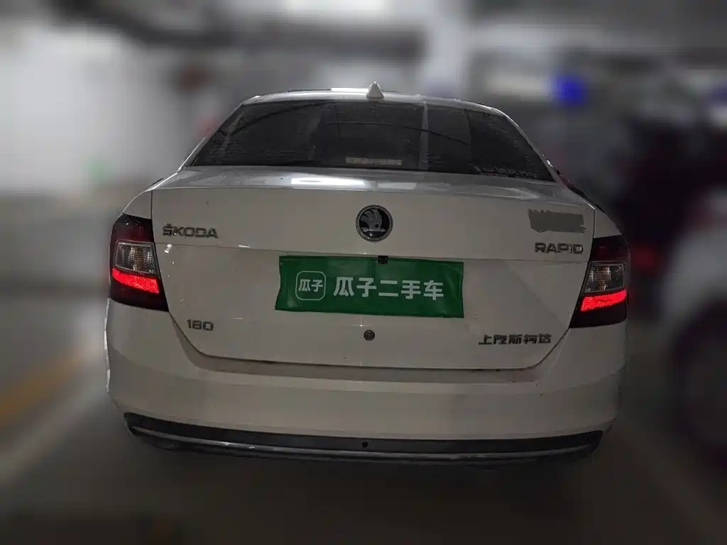 Rapid 1.6 L Manual Comfort