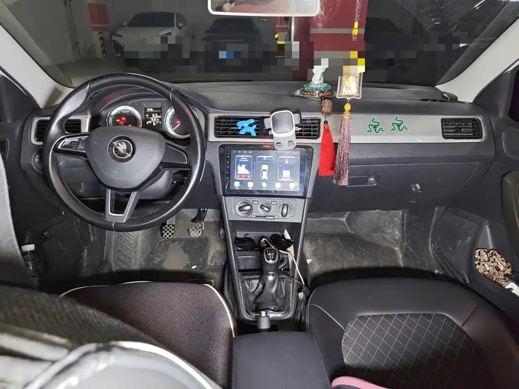 Rapid 1.6 L Manual Comfort
