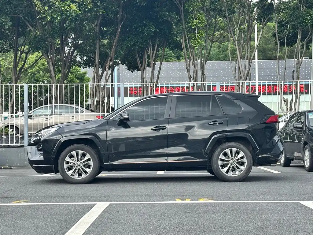 Wildlander 2.0 L CVT 2 WD Urban