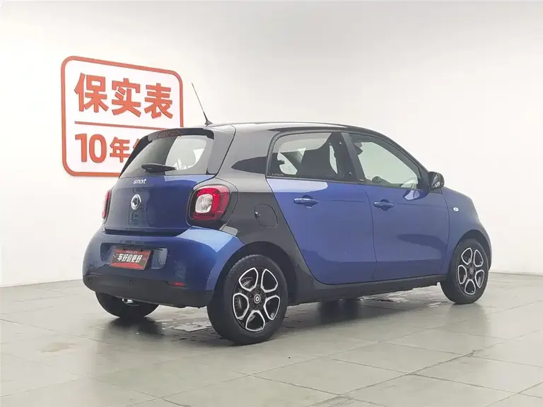 smart forfour 0.9 T 66 kW Pioneer