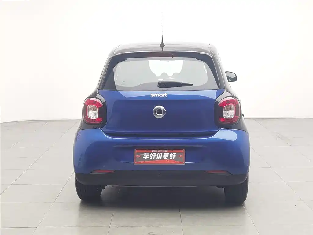 smart forfour 0.9 T 66 kW Pioneer